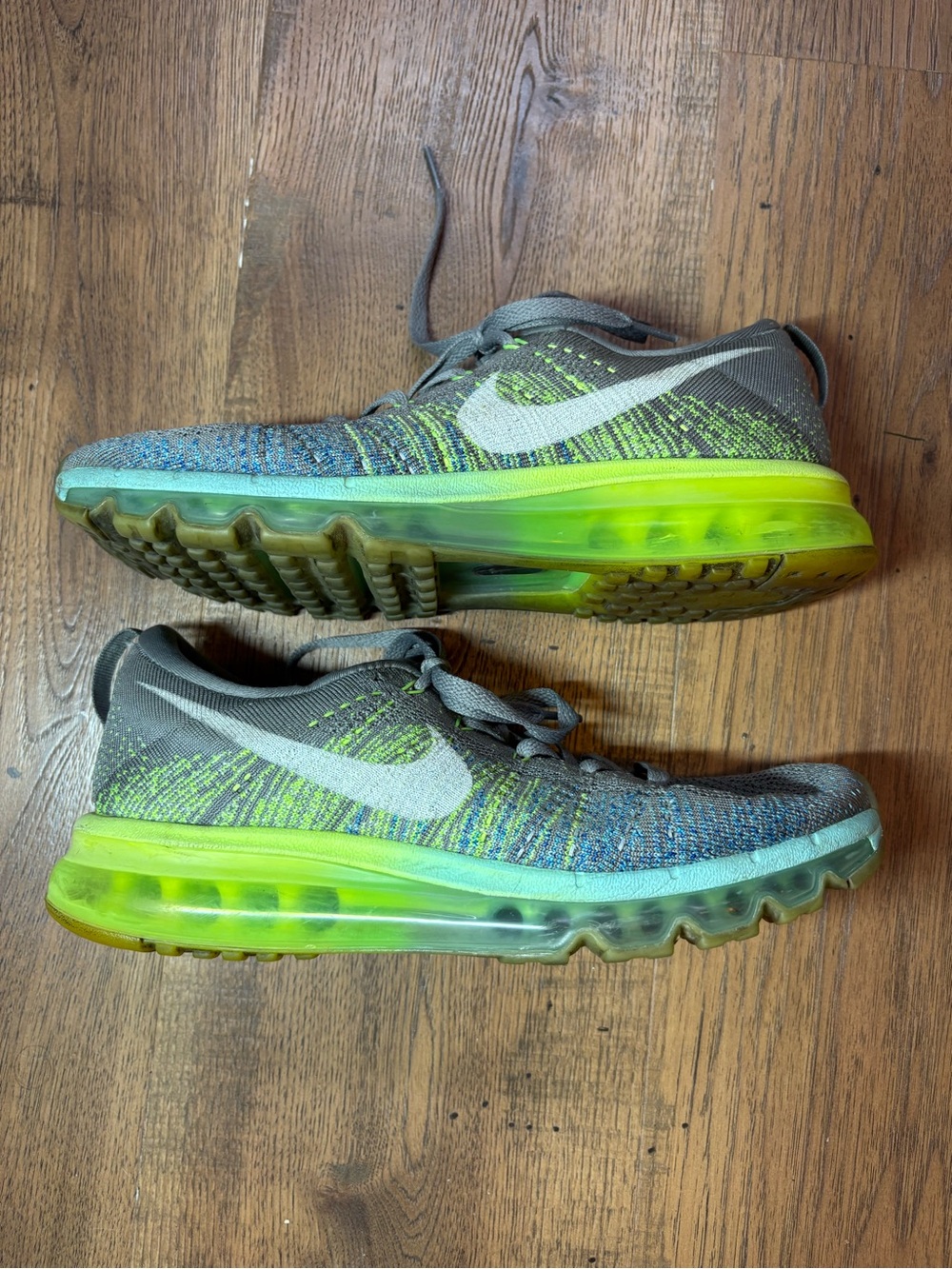 Nike Flyknit Air Max Women's Light Charcoal Volt